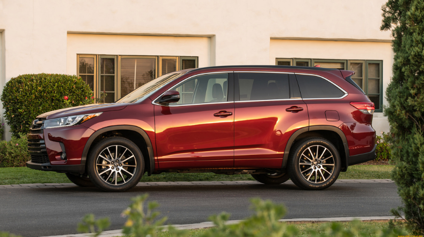 foto-eksterera-toyota-highlander-2018-goda