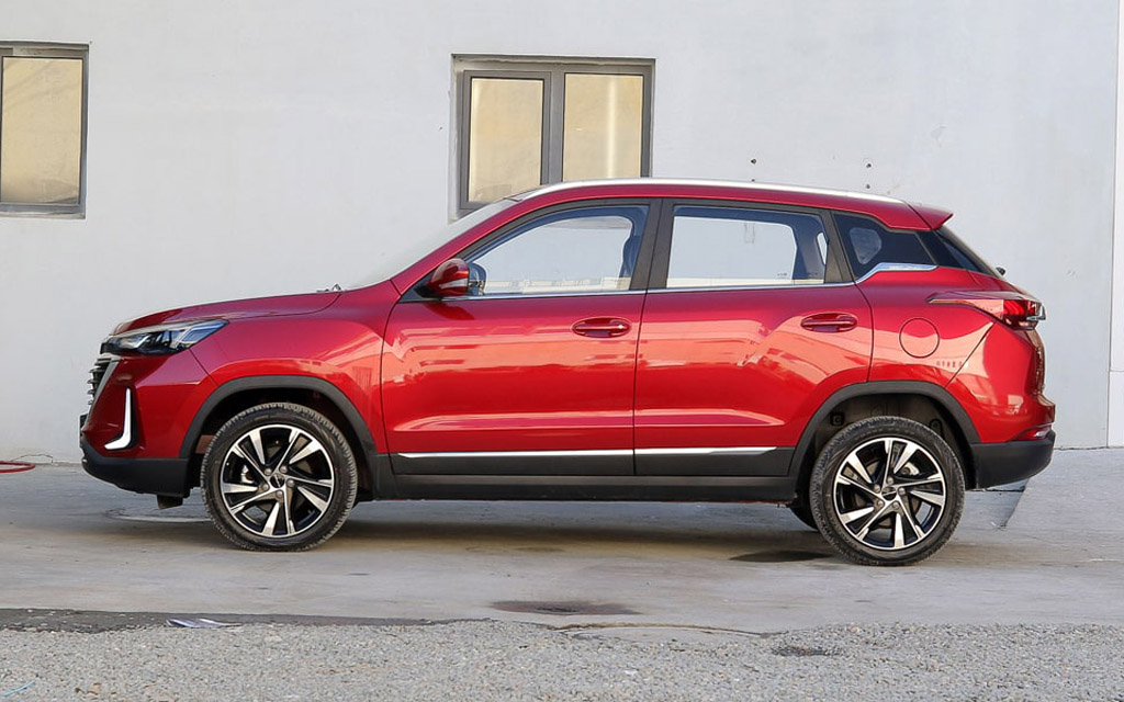 BAIC X35 - стиль и безопасное вождение